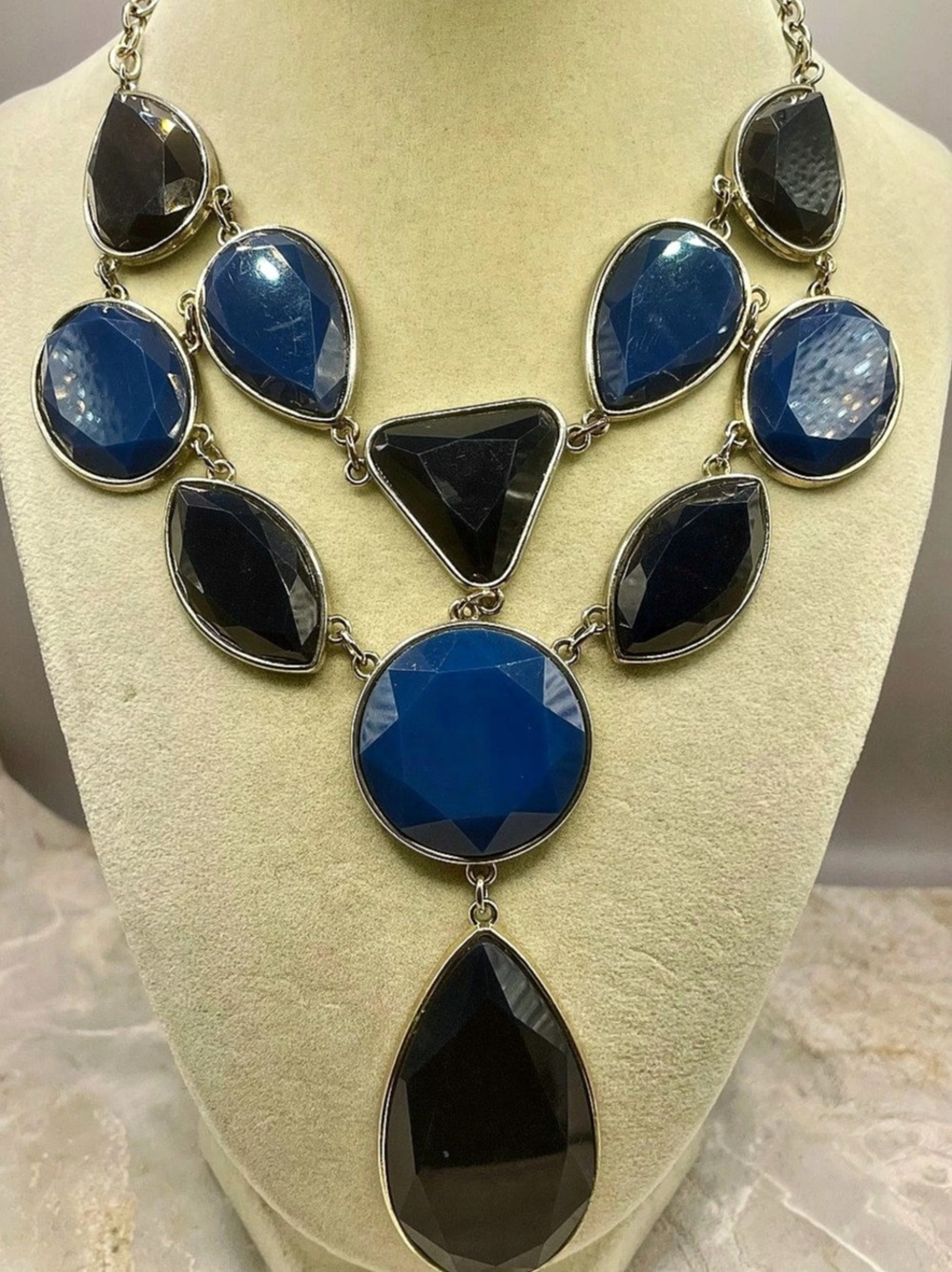 Blue & Black Faceted Acrylic Geometric Bead Statement Bib Necklace. 18 inches